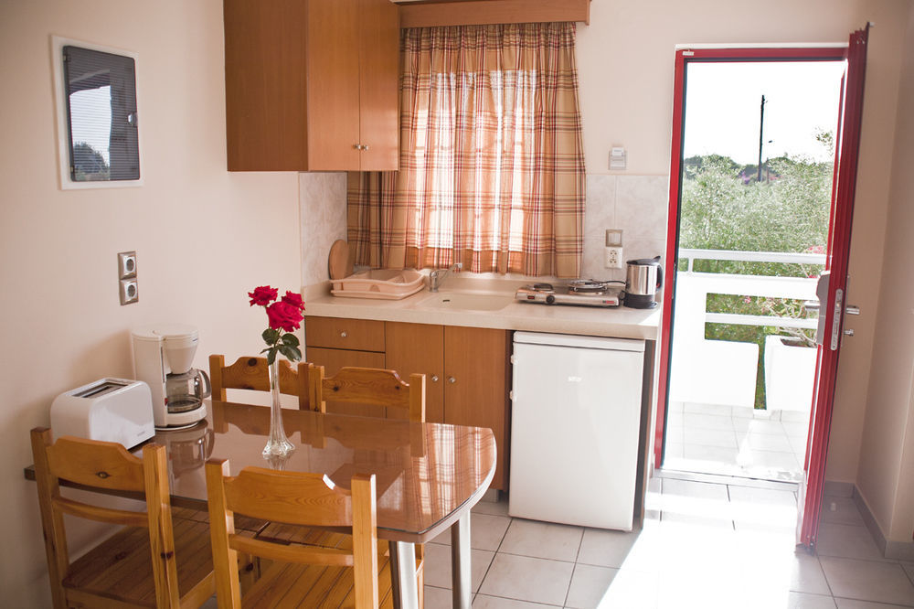 Sandy's Studios Apartments&Log-Villas Cos Exterior foto